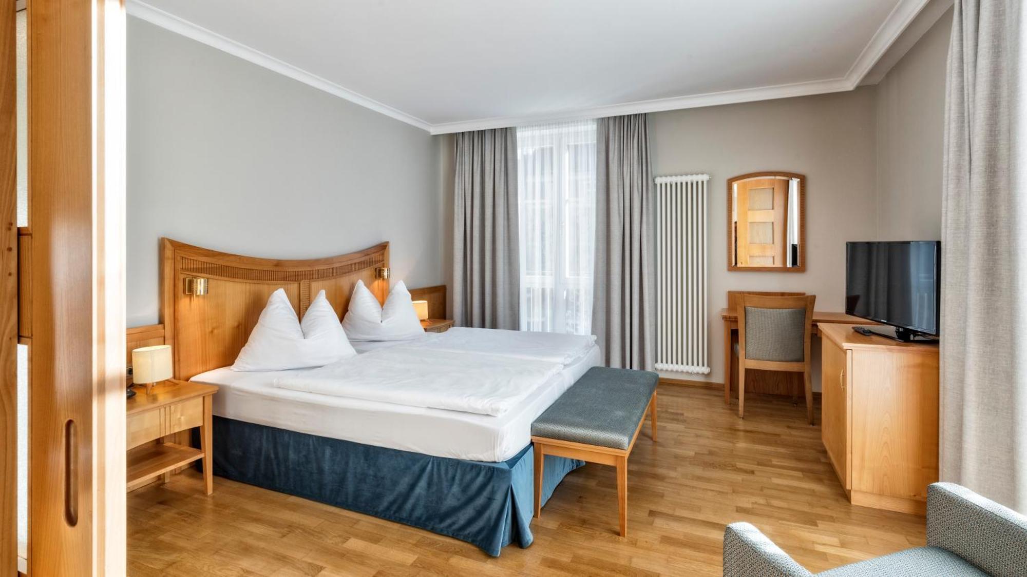 Hotel Post Alpine Cityflair Brunico Ngoại thất bức ảnh