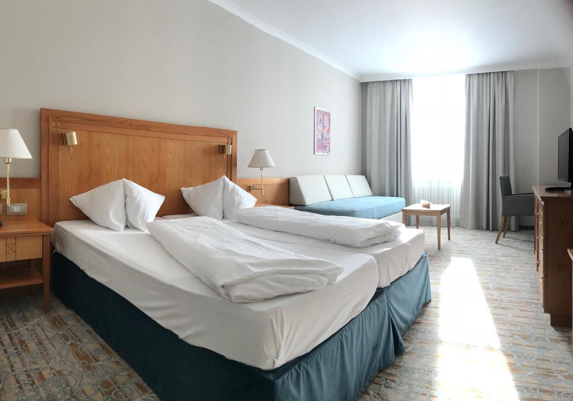 Hotel Post Alpine Cityflair Brunico Ngoại thất bức ảnh