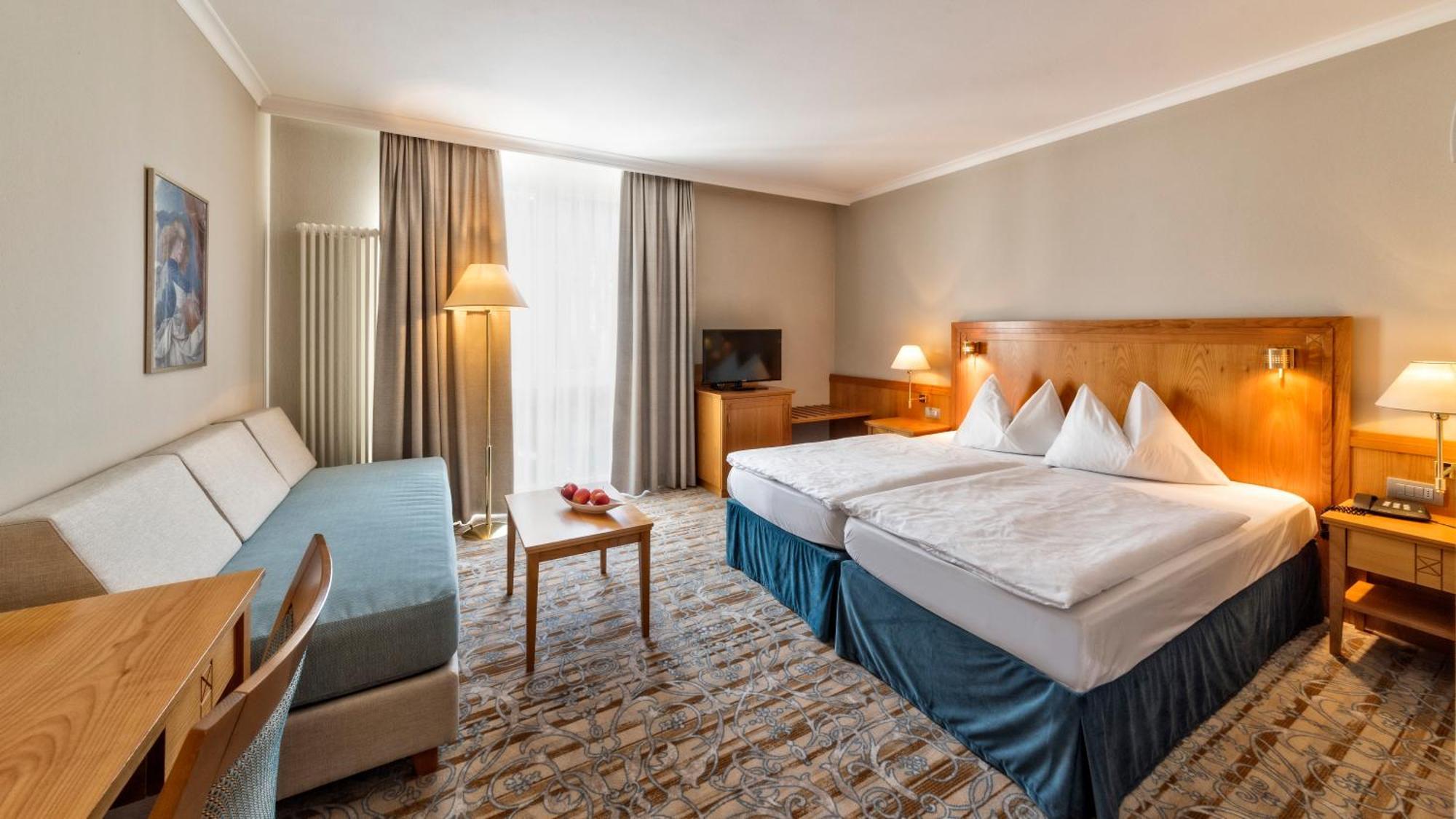 Hotel Post Alpine Cityflair Brunico Ngoại thất bức ảnh