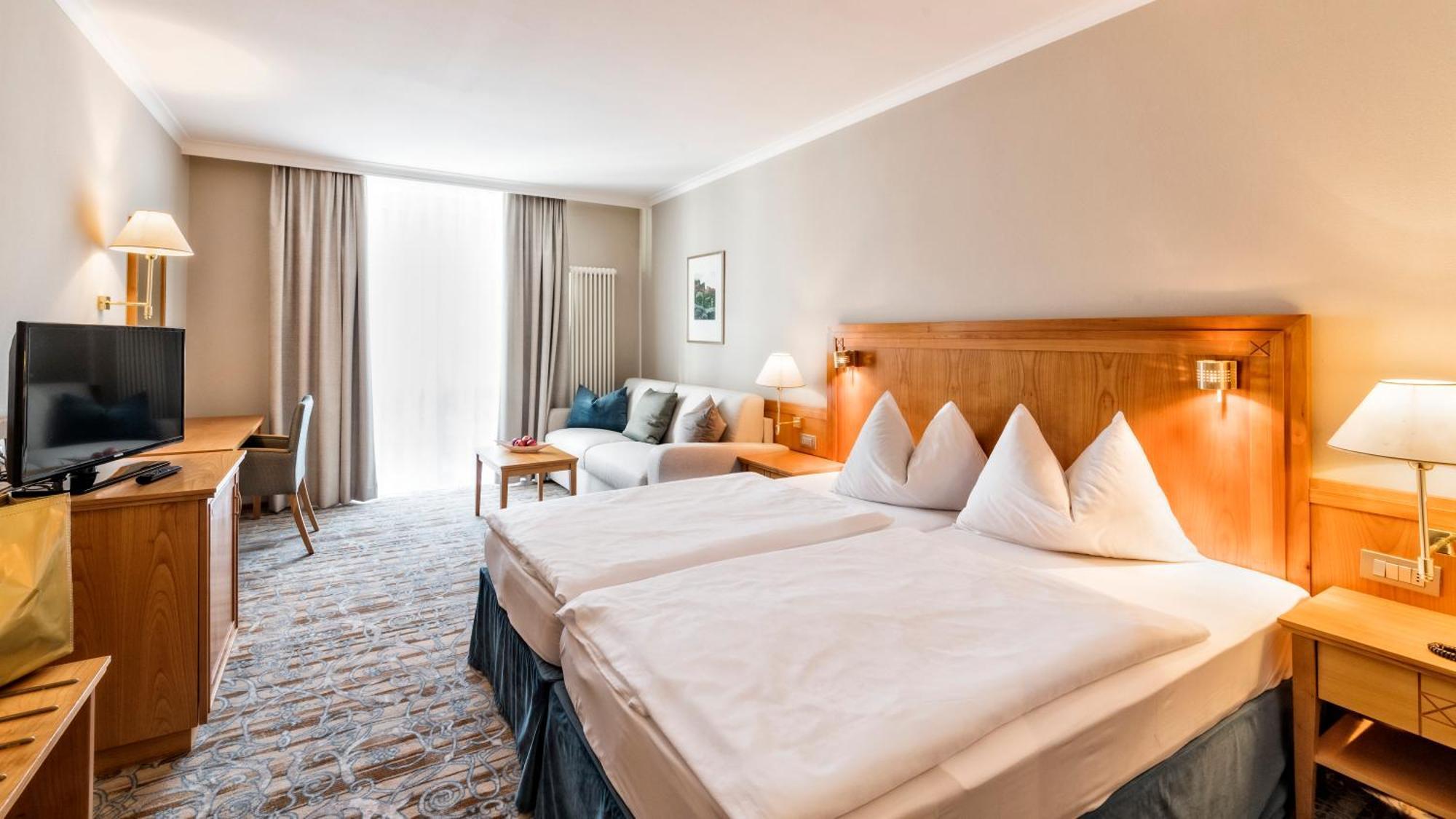 Hotel Post Alpine Cityflair Brunico Ngoại thất bức ảnh