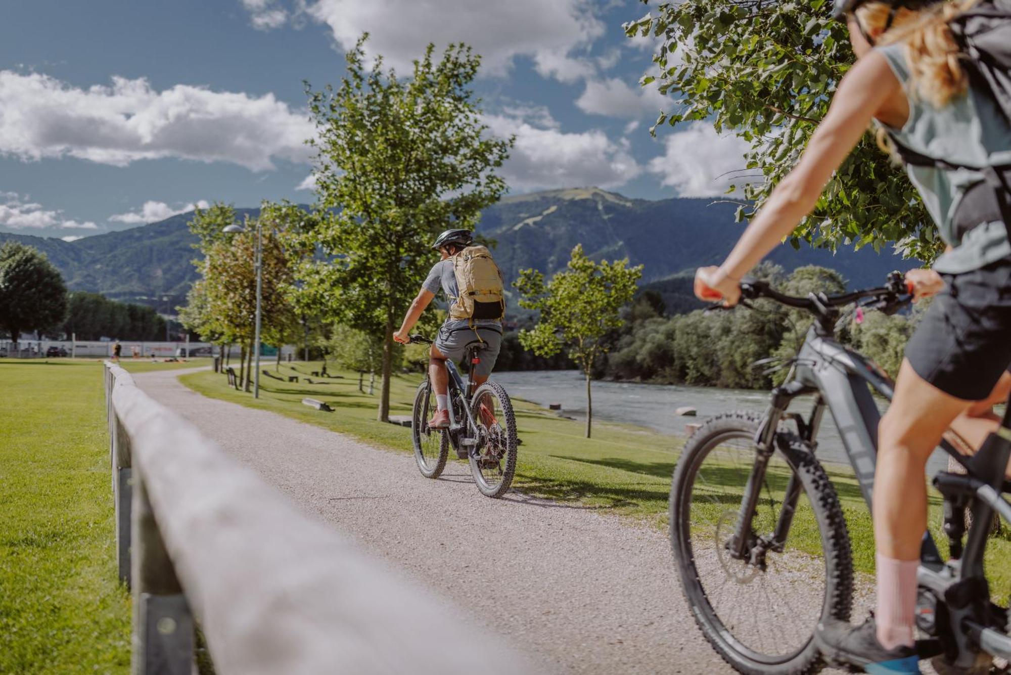 Hotel Post Alpine Cityflair Brunico Ngoại thất bức ảnh