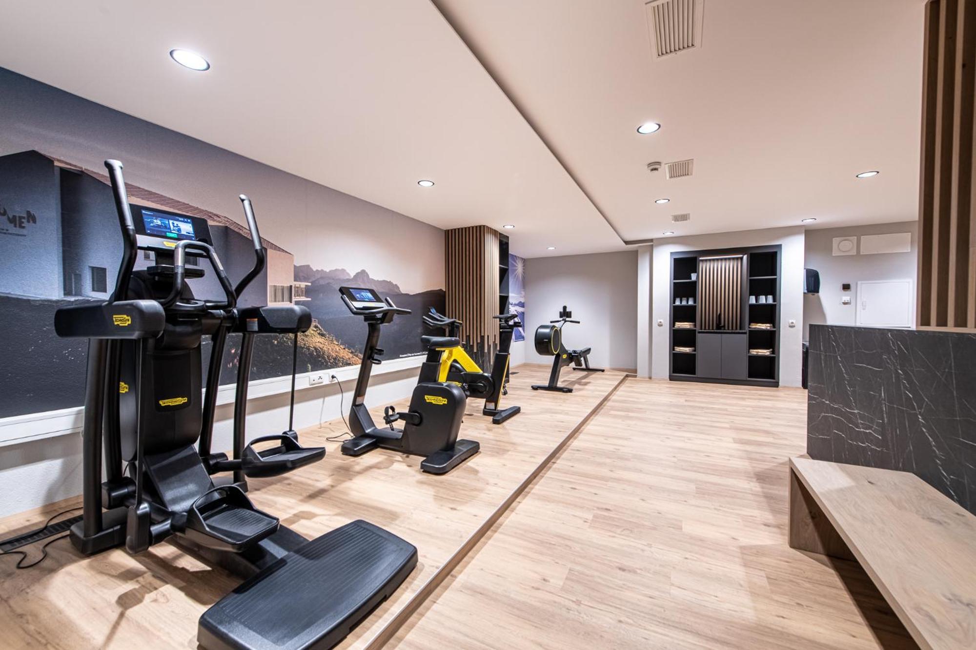 Hotel Post Alpine Cityflair Brunico Ngoại thất bức ảnh