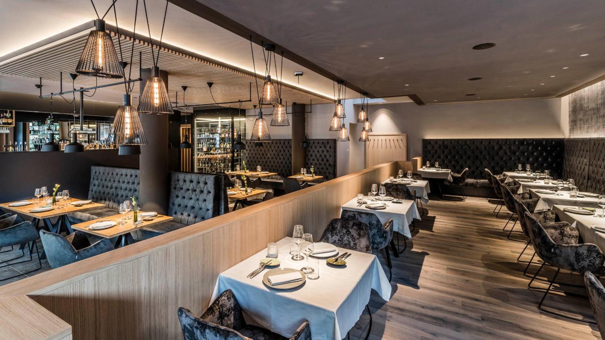 Hotel Post Alpine Cityflair Brunico Ngoại thất bức ảnh