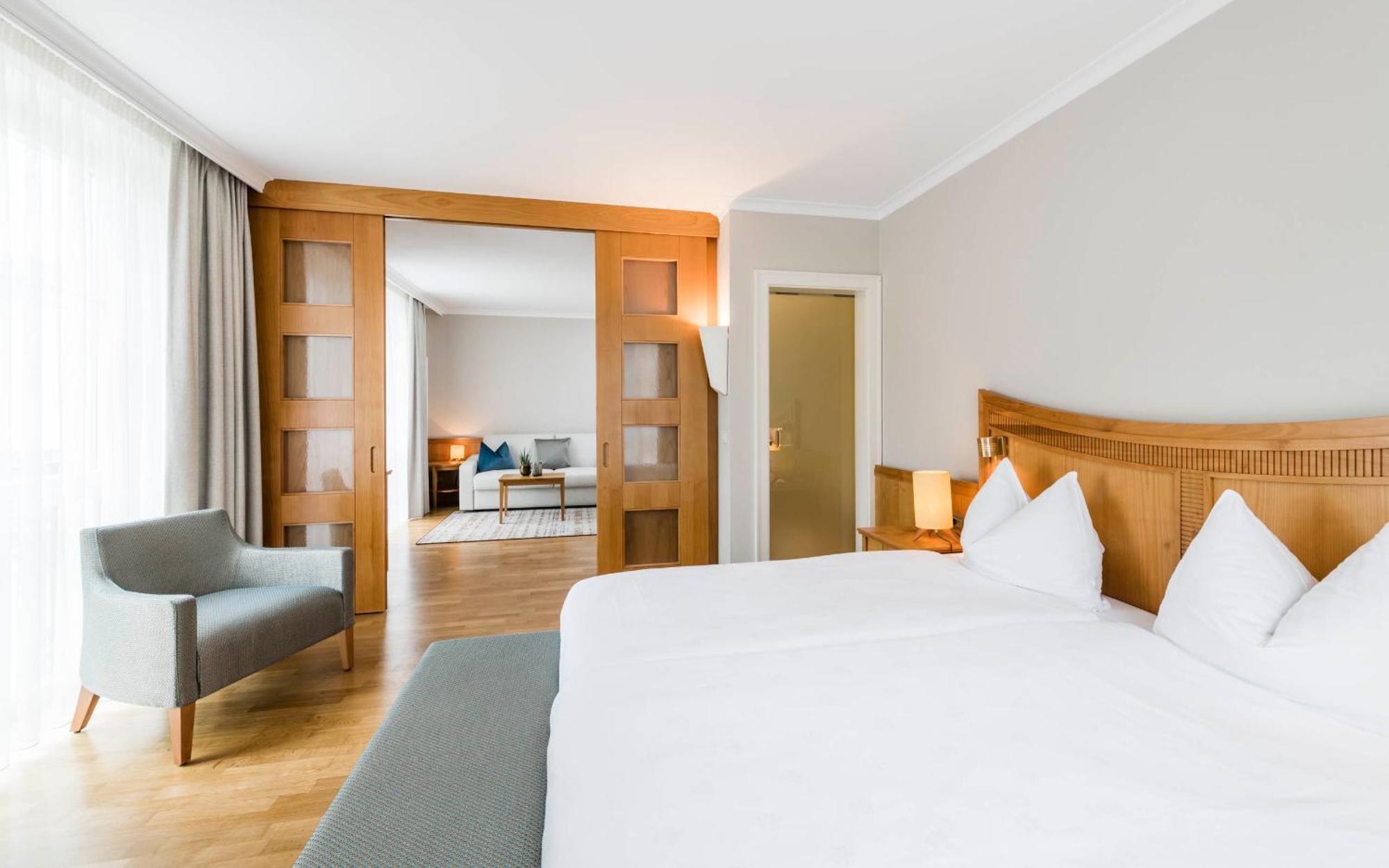 Hotel Post Alpine Cityflair Brunico Ngoại thất bức ảnh