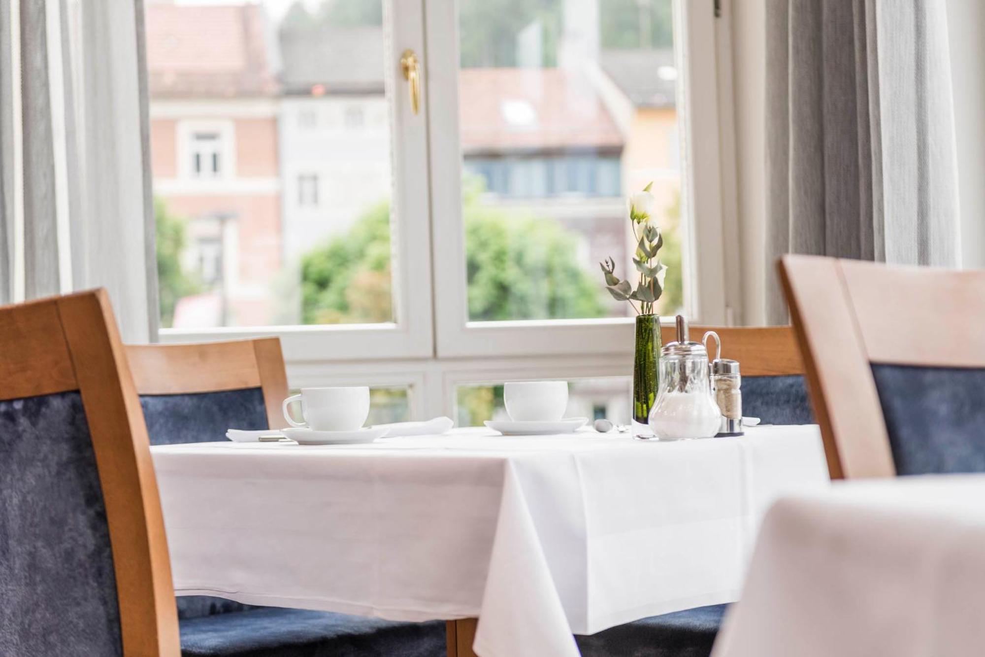 Hotel Post Alpine Cityflair Brunico Ngoại thất bức ảnh